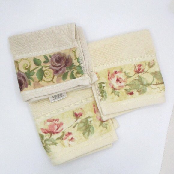 Croscill wash Cloths Lot of 3 Chambord Cassis Amethyst (1)Rose Trail Texture (2) - Picture 1 of 4